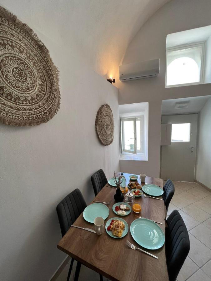 Angeleve Villa With Private Jacuzzi Fira  Exterior photo