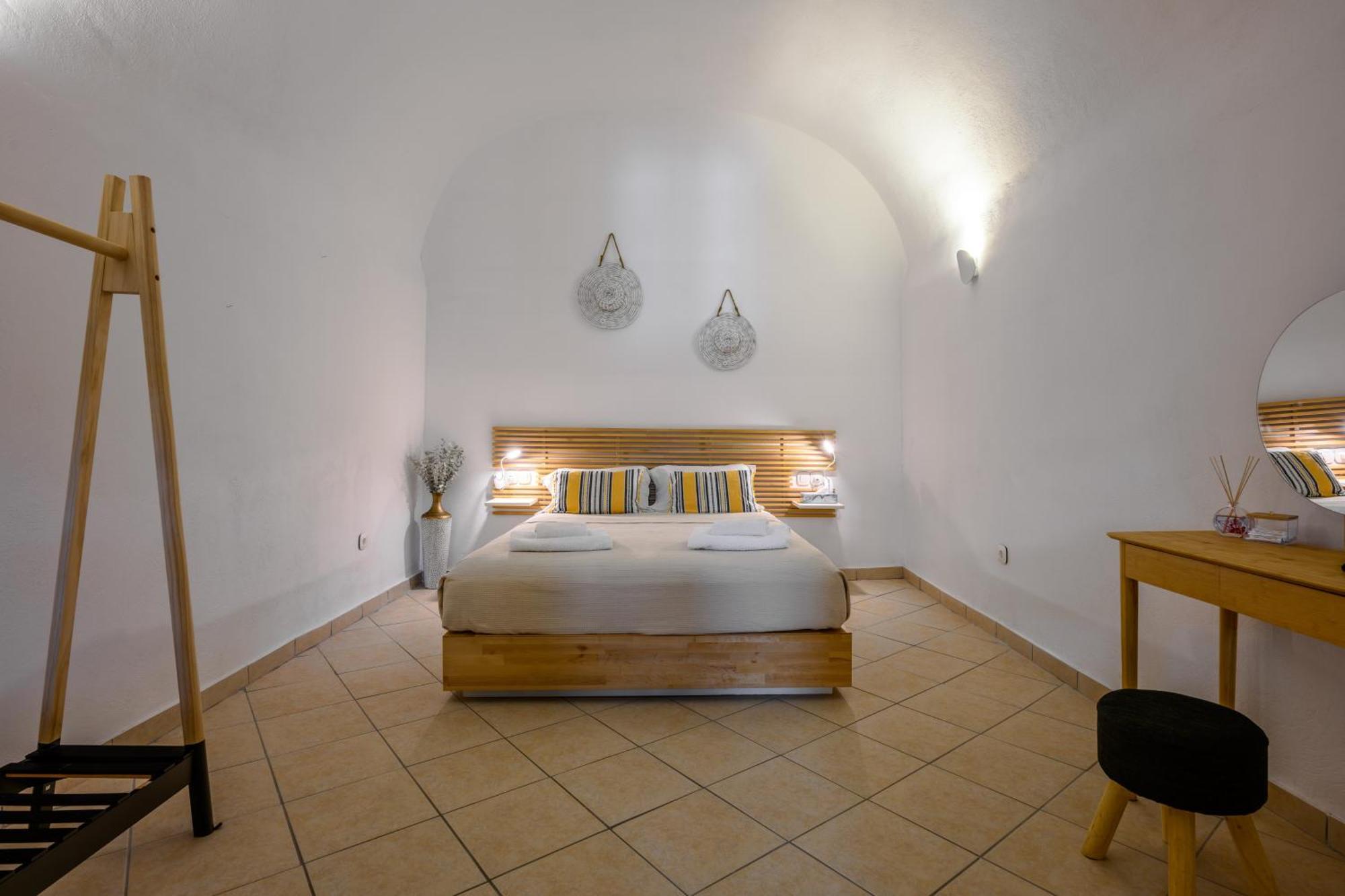 Angeleve Villa With Private Jacuzzi Fira  Exterior photo